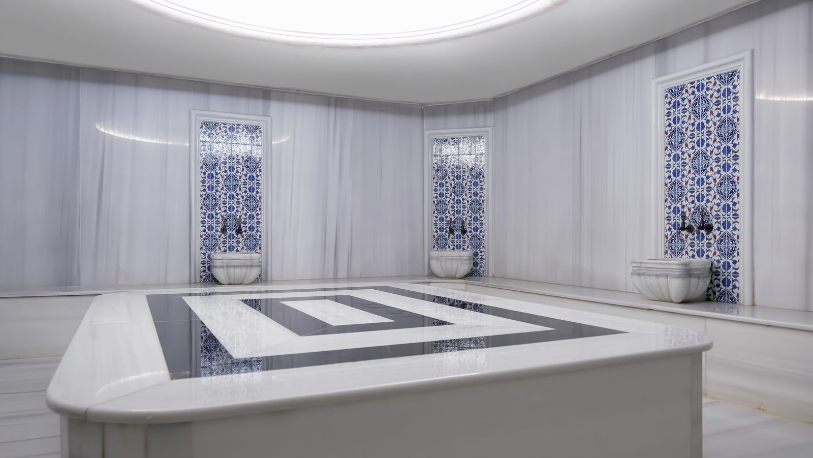 Hamam; mermer göbek taşı